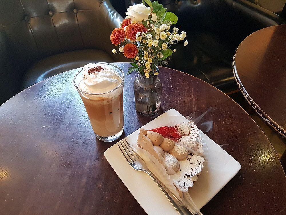 Red Big咖啡廳的鮮紅草莓塔，搭配奶油起司，酸甜滋味在口中綻放。